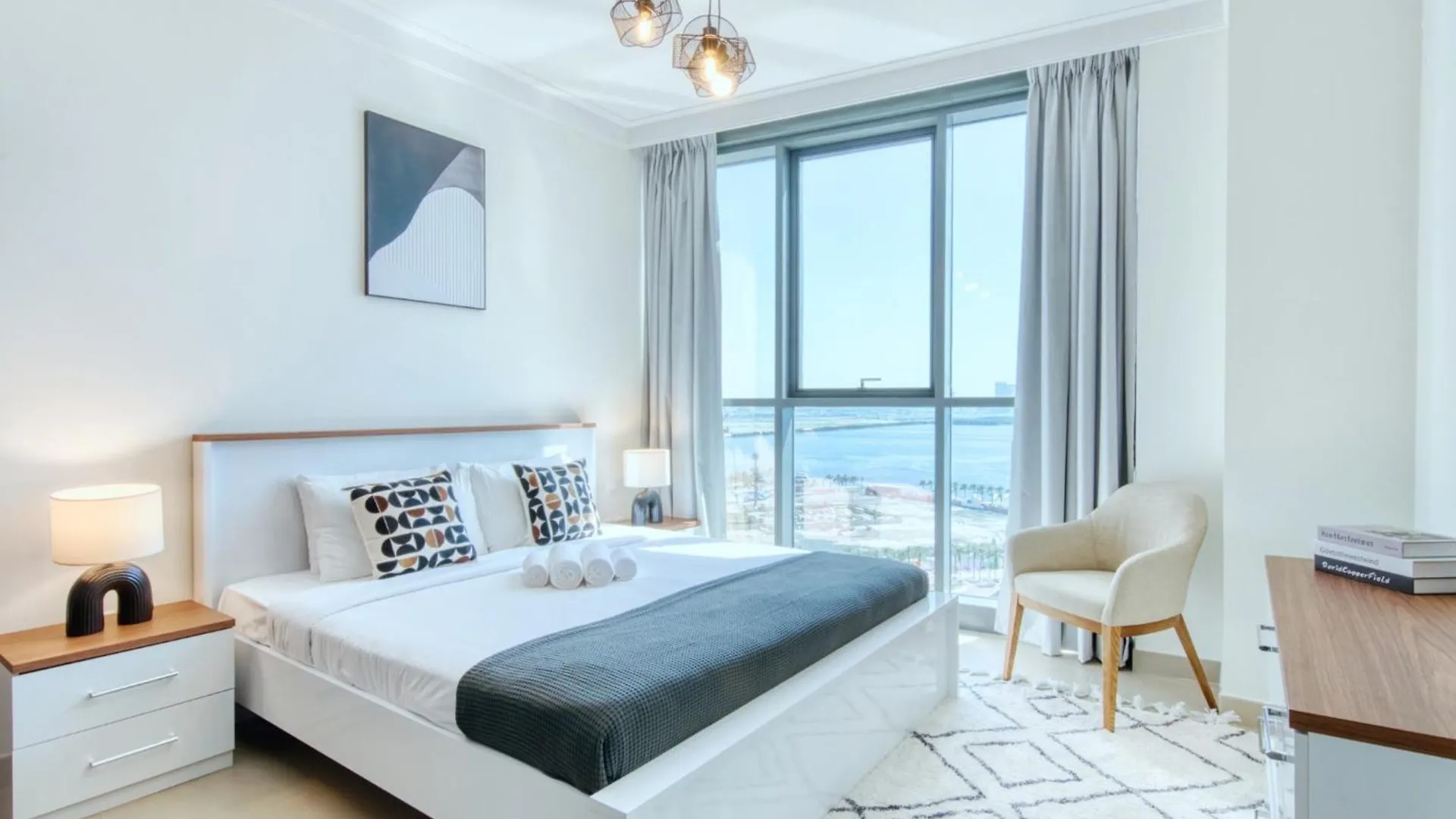 Dubai Creek Escape - Astonishing Creek Views Apartment