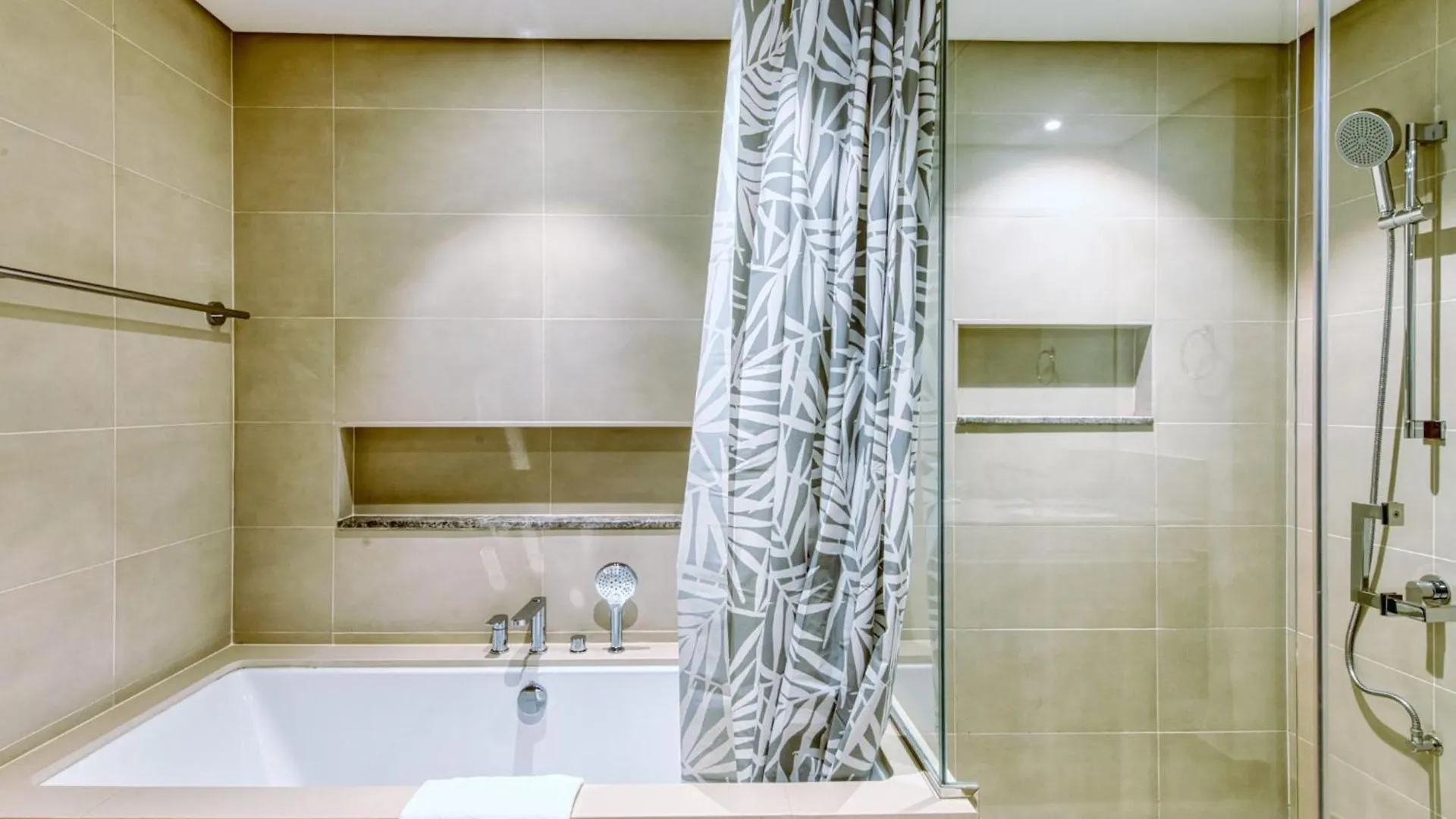 Dubai Creek Escape - Astonishing Creek Views Apartment 0*,