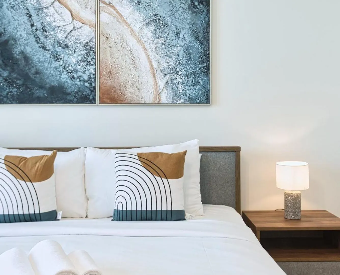 Dubai Creek Escape - Astonishing Creek Views Apartment